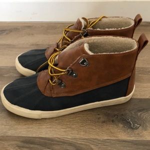 AE Duck Boots